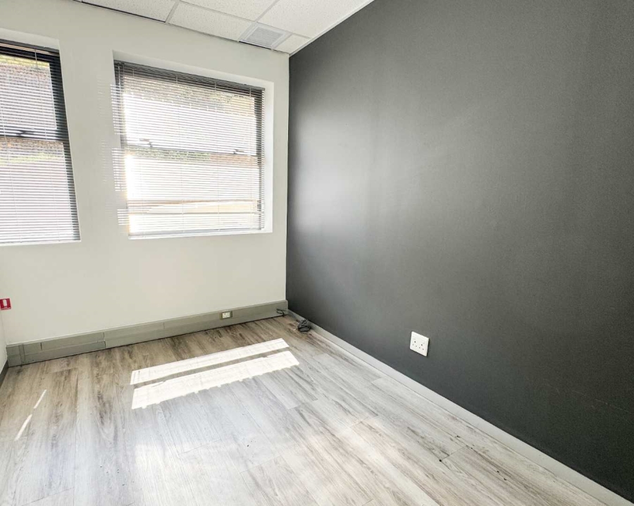 To Let Commercial Property for Rent in Plattekloof Western Cape